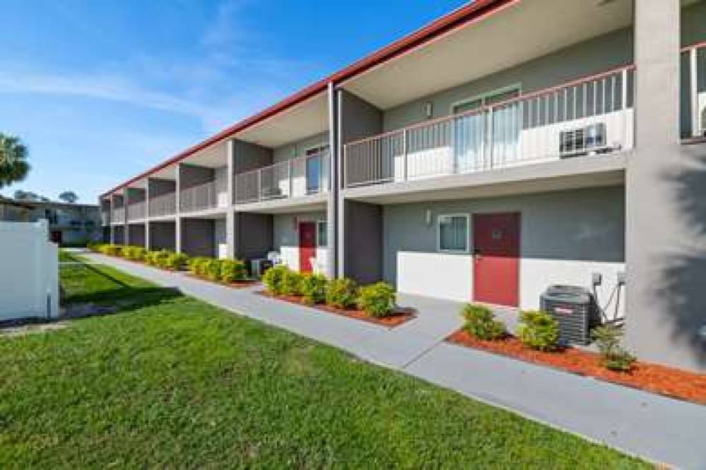 RED ROOF SUITES WILDWOOD, FL 1