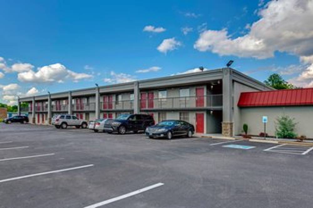 RED ROOF SUITES WILKESBORO 4