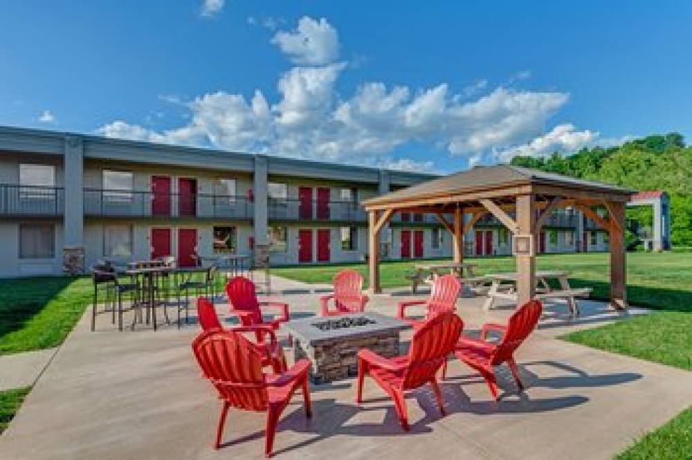 RED ROOF SUITES WILKESBORO 6