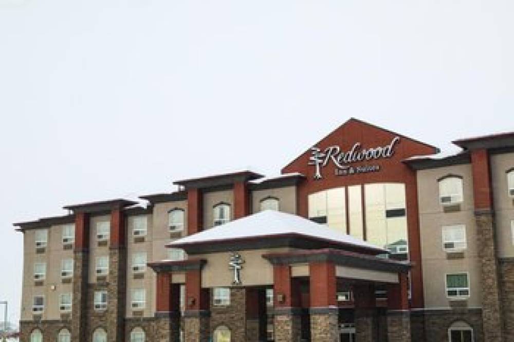 REDWOOD INN AND SUITES 4