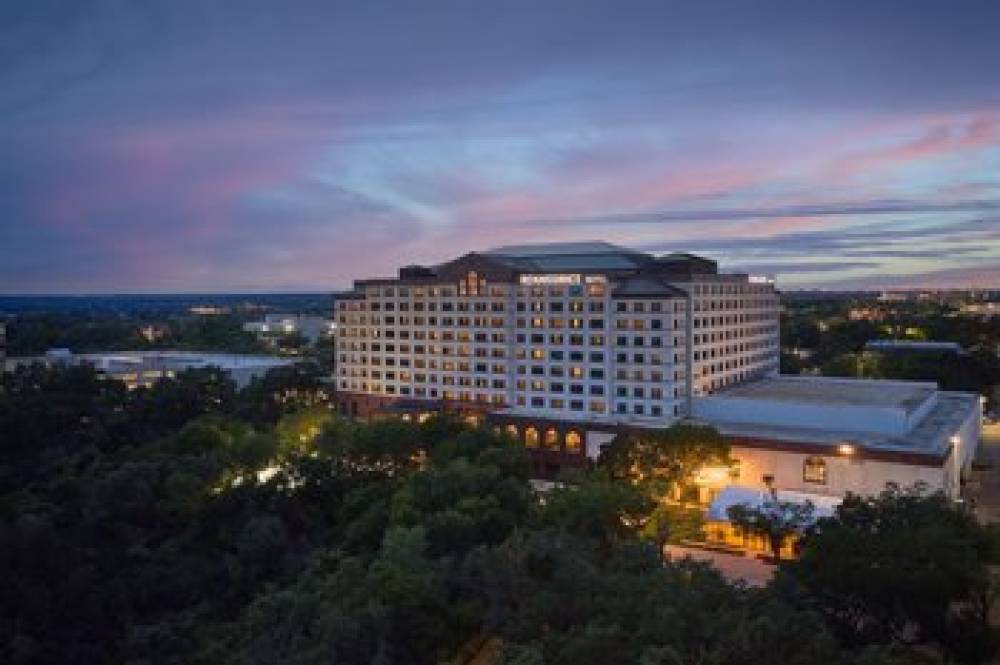 Renaissance Austin Hotel 1