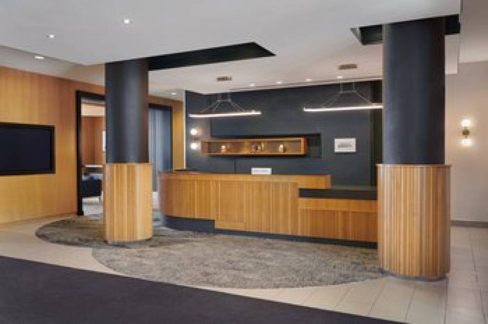 Residence Inn By Marriott Calgary Airport 3