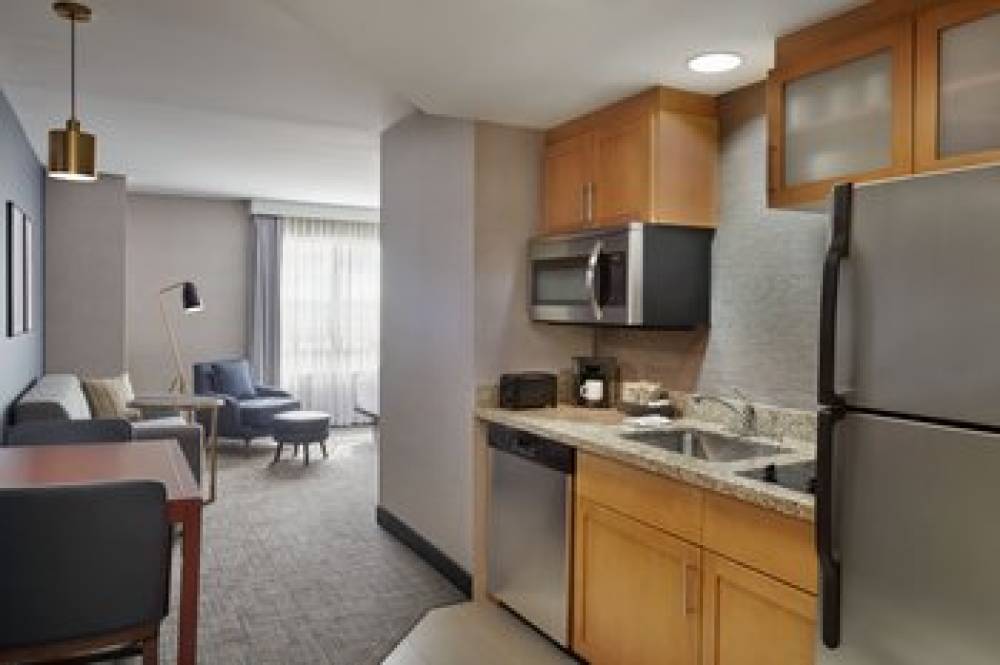 Residence Inn By Marriott Calgary Airport 10