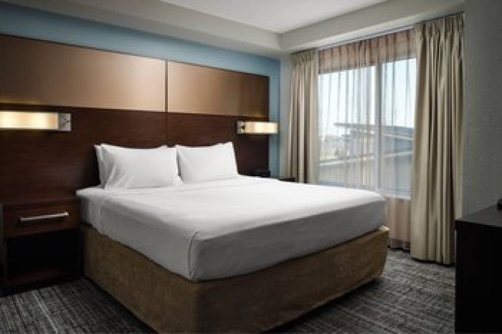 Residence Inn By Marriott Grand Rapids Airport 10