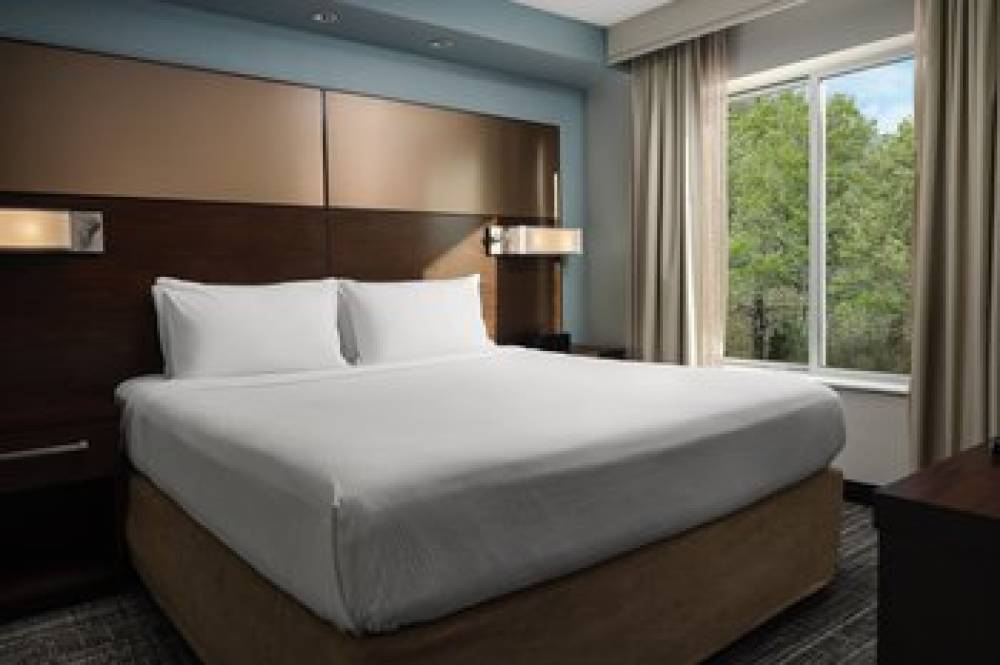 Residence Inn By Marriott Grand Rapids Airport 8