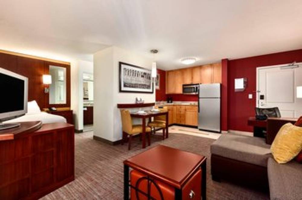 Residence Inn By Marriott Greensboro Airport 6