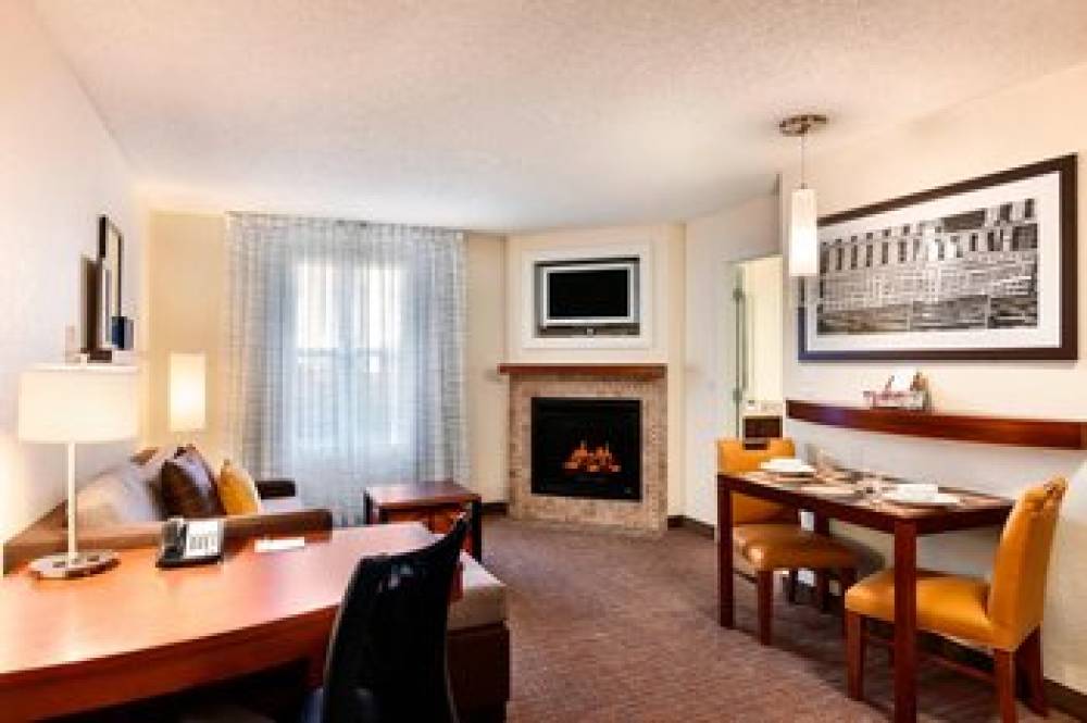 Residence Inn By Marriott Greensboro Airport 9