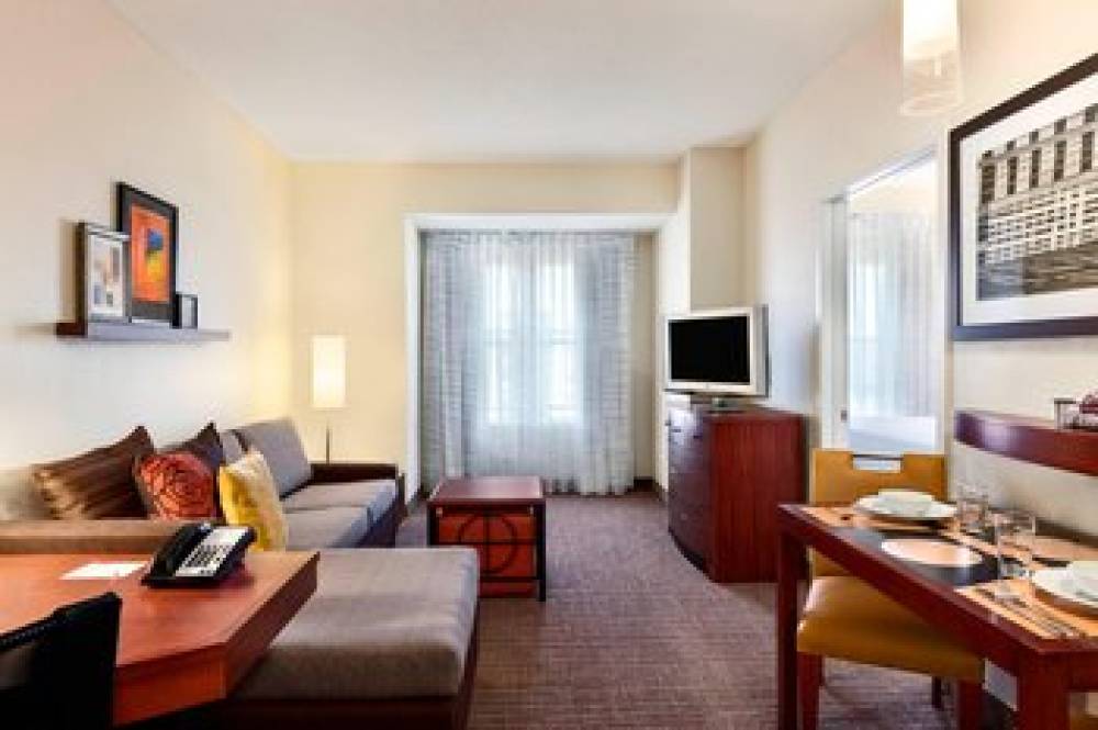 Residence Inn By Marriott Greensboro Airport 8