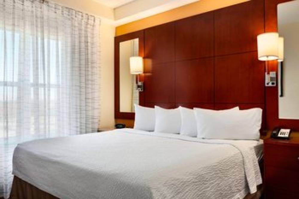 Residence Inn By Marriott Greensboro Airport 10