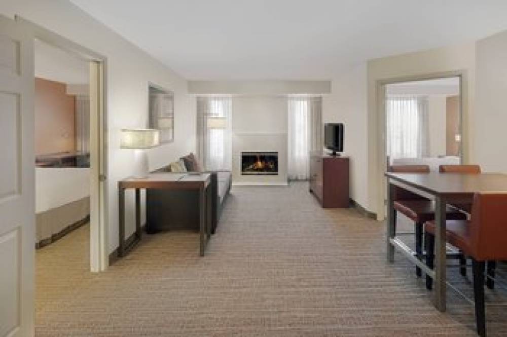 Residence Inn By Marriott Indianapolis Airport 9