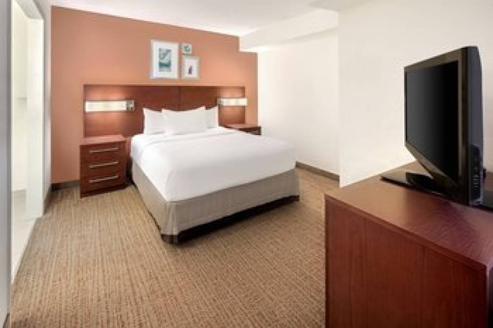 Residence Inn By Marriott Indianapolis Airport 6