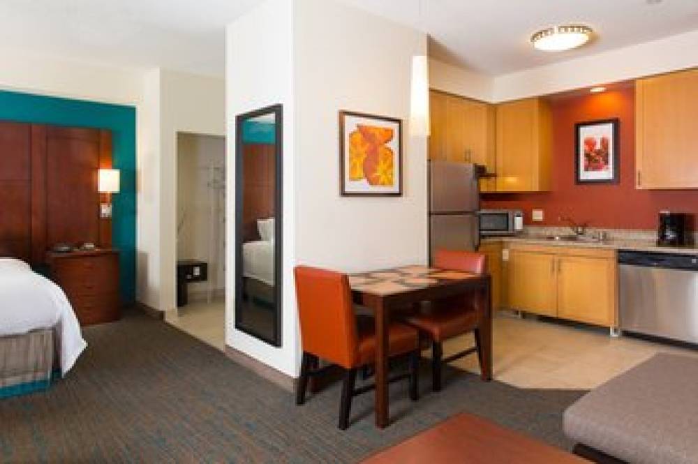 Residence Inn By Marriott Kansas City Airport 8