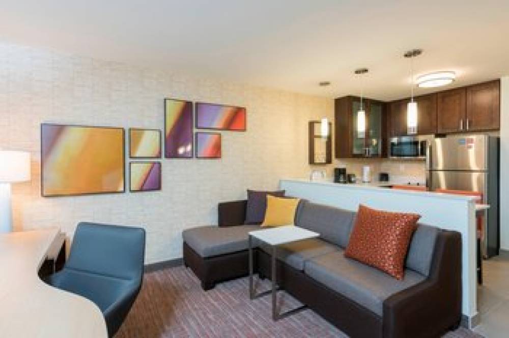 Residence Inn By Marriott Milwaukee West 8