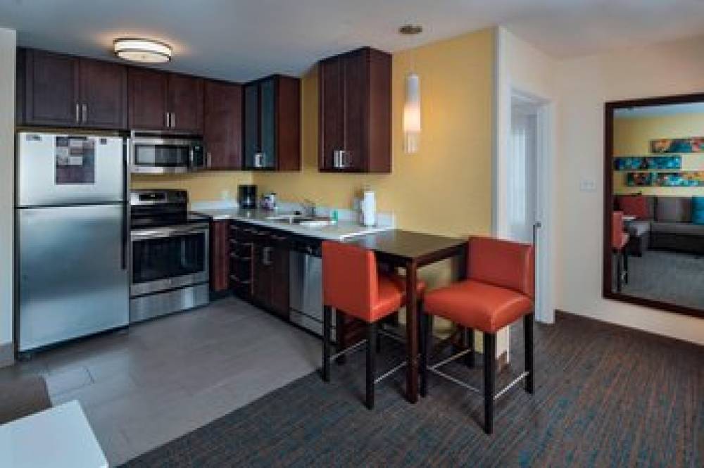 Residence Inn By Marriott Omaha West 10