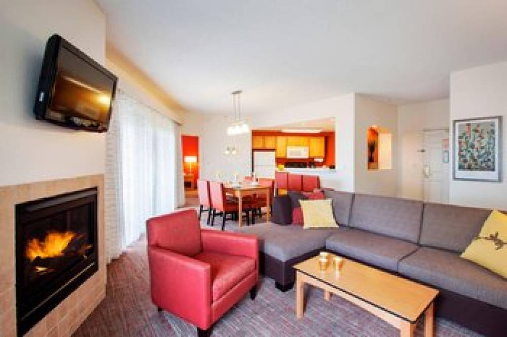 Residence Inn By Marriott Phoenix Goodyear 10