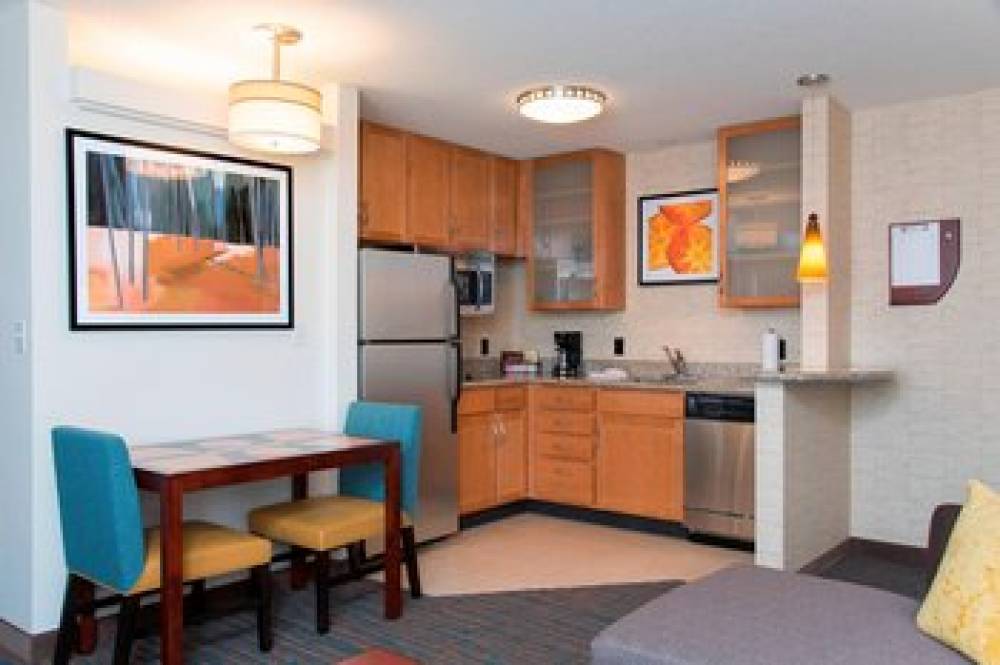 Residence Inn By Marriott Toledo Maumee 8