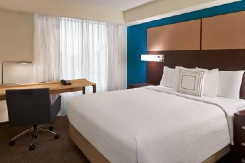 Residence Inn By Marriott Toronto Airport 8