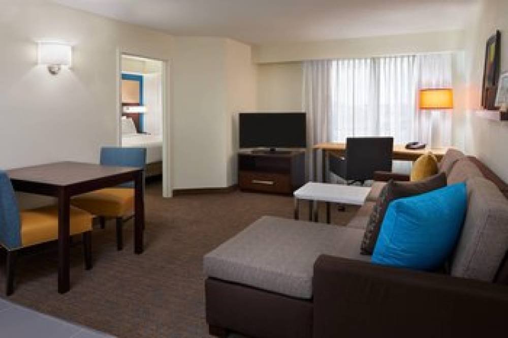 Residence Inn By Marriott Toronto Airport 3