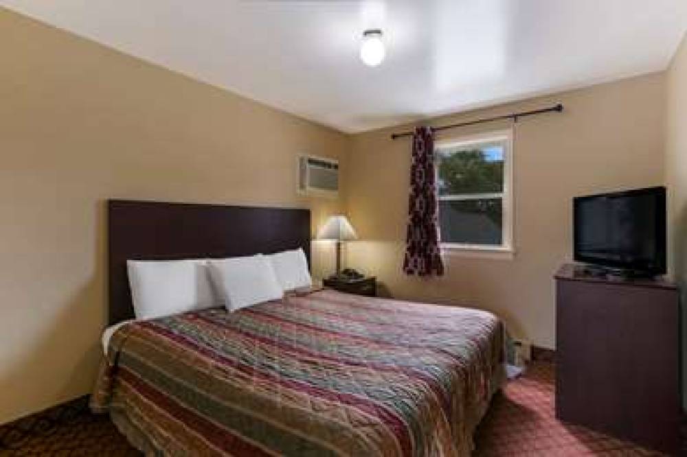 RODEWAY INN AND SUITES HERSHEY 4