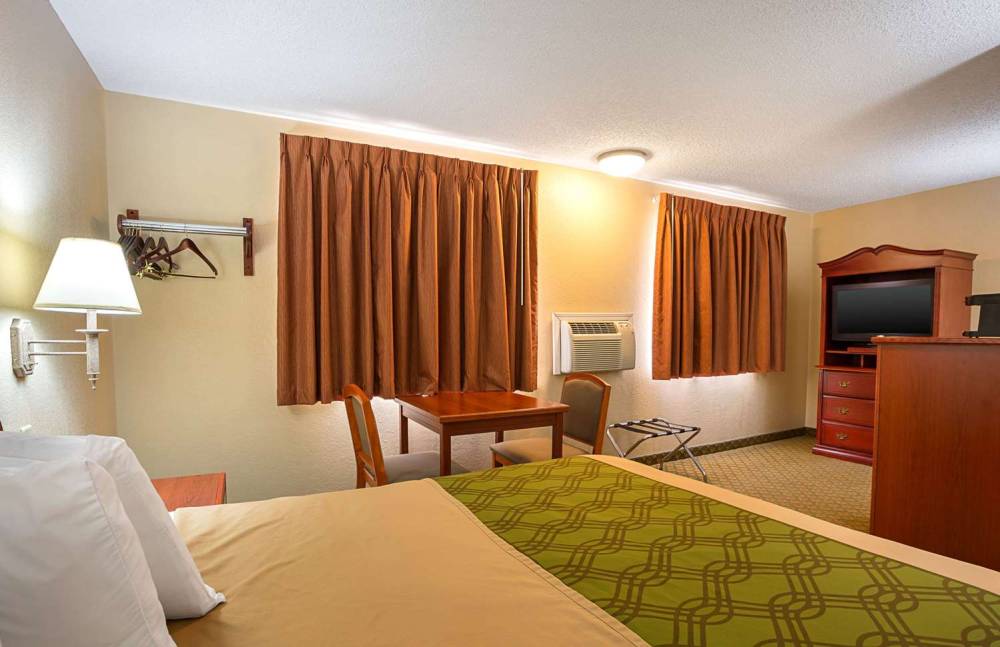 RODEWAY INN AND SUITES KEARNEY 9