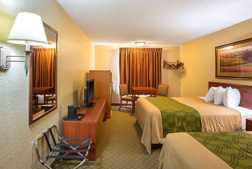 RODEWAY INN AND SUITES KEARNEY 8