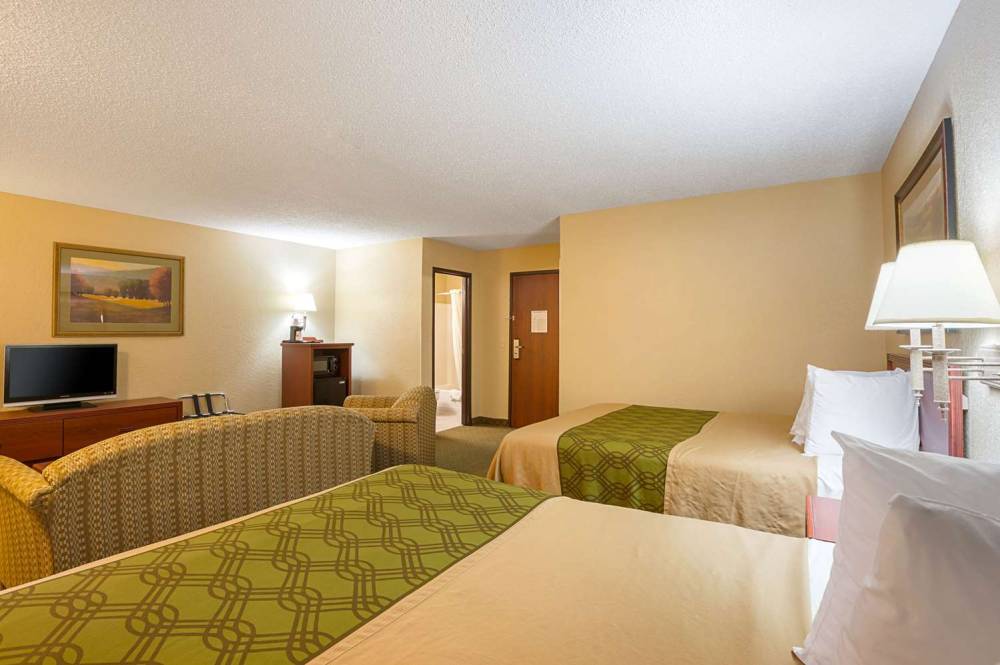 RODEWAY INN AND SUITES KEARNEY 10