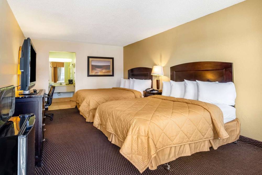 RODEWAY INN AND SUITES LAS CRUCES 8