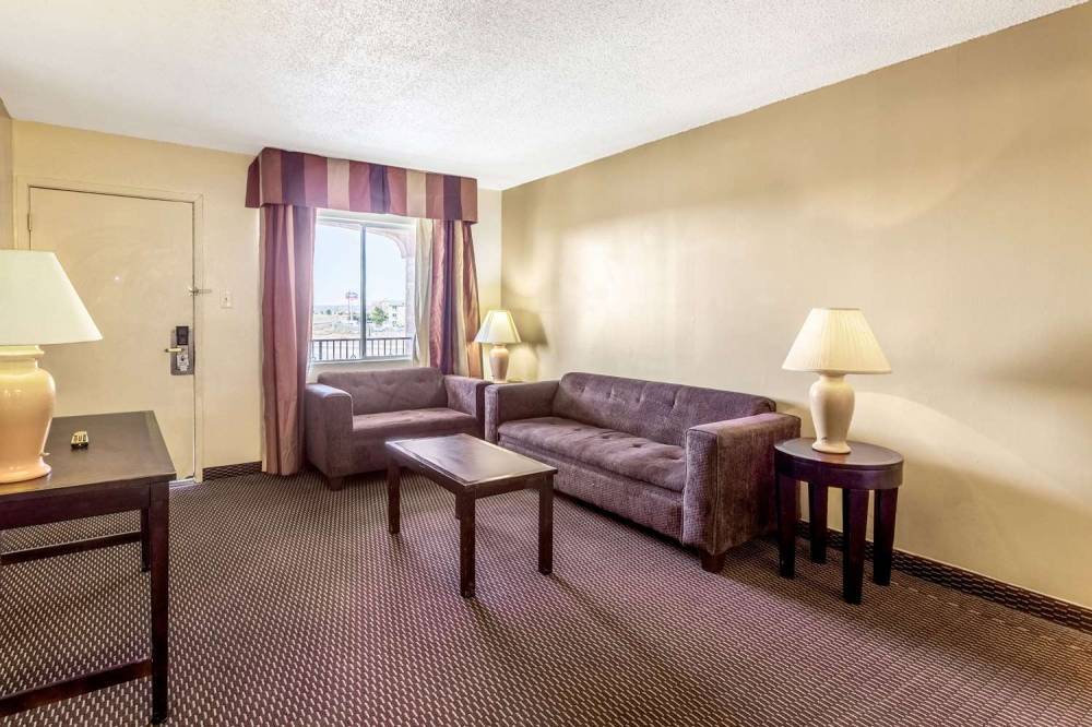 RODEWAY INN AND SUITES LAS CRUCES 7