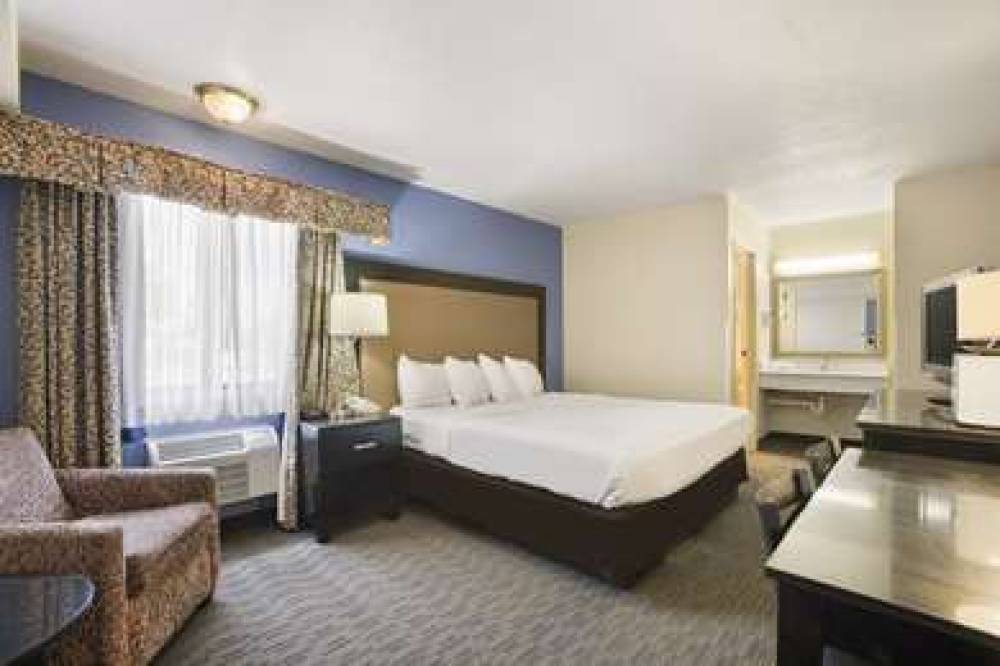 RODEWAY INN AND SUITES MACKINAW CIT 9