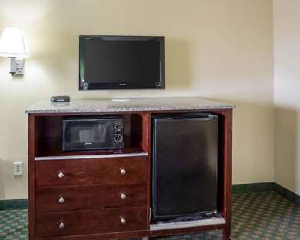 RODEWAY INN AND SUITES NEW ORLEANS 8