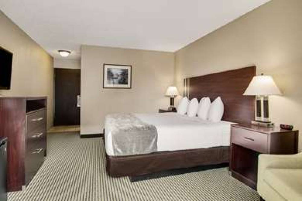 RODEWAY INN AND SUITES PORTLAND - J 8