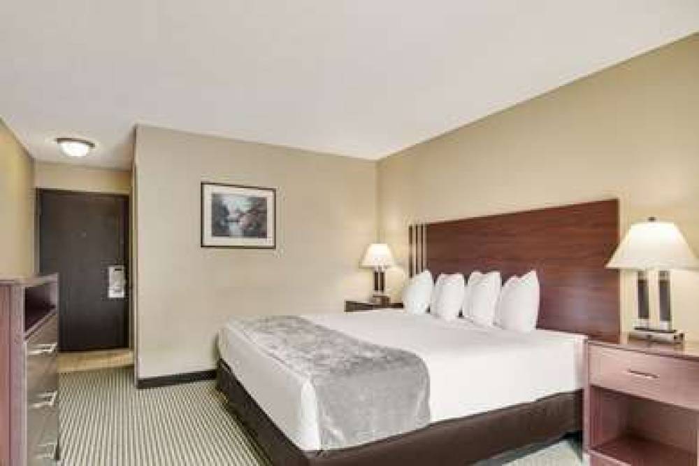 RODEWAY INN AND SUITES PORTLAND - J 7