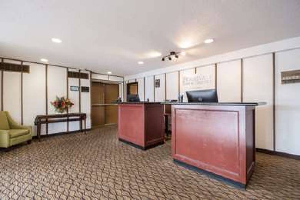 RODEWAY INN AND SUITES PORTLAND - J 3