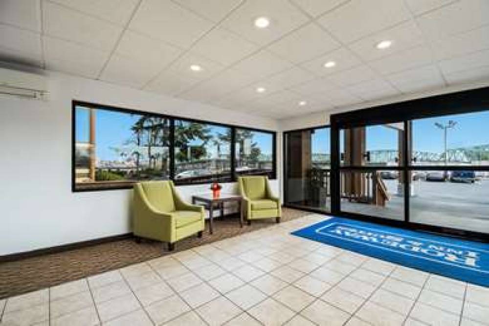 RODEWAY INN AND SUITES PORTLAND - J 4