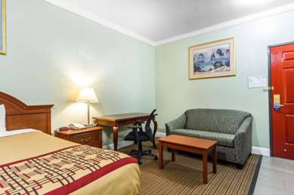 RODEWAY INN AND SUITES 10