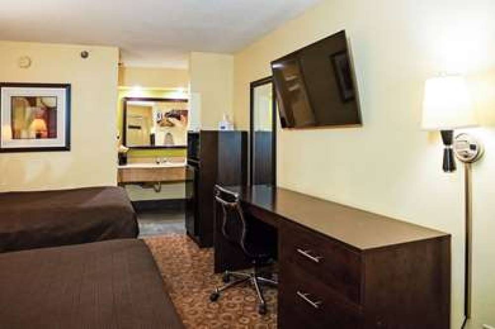 RODEWAY INN AND SUITES 9