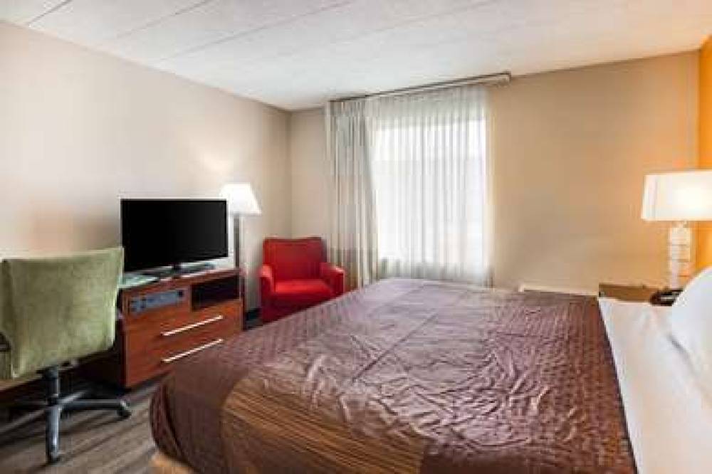 RODEWAY INN AND SUITES 10