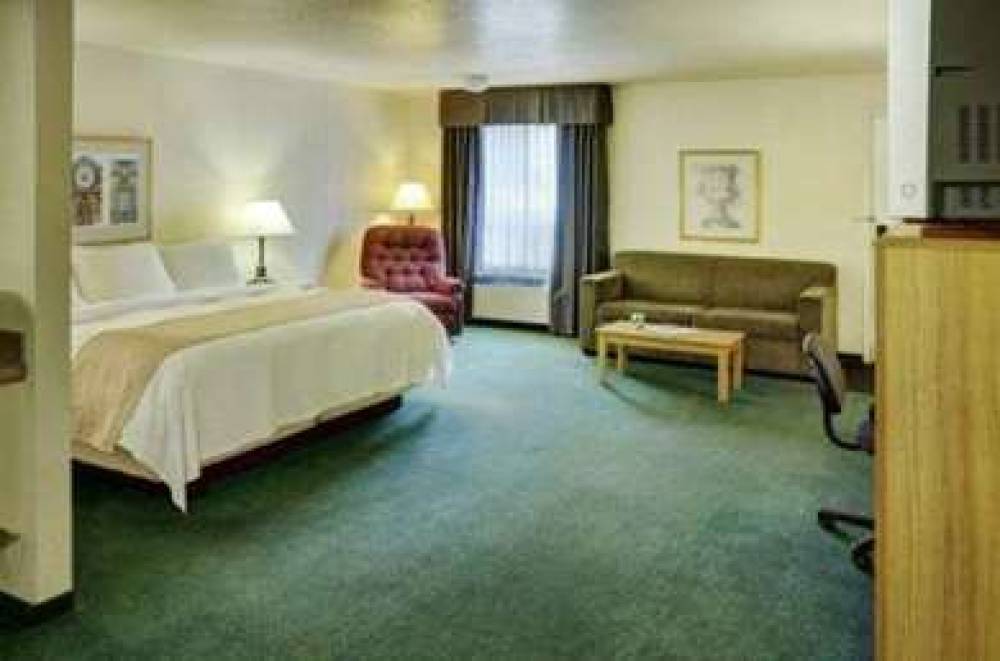 RODEWAY INN EDSON 4