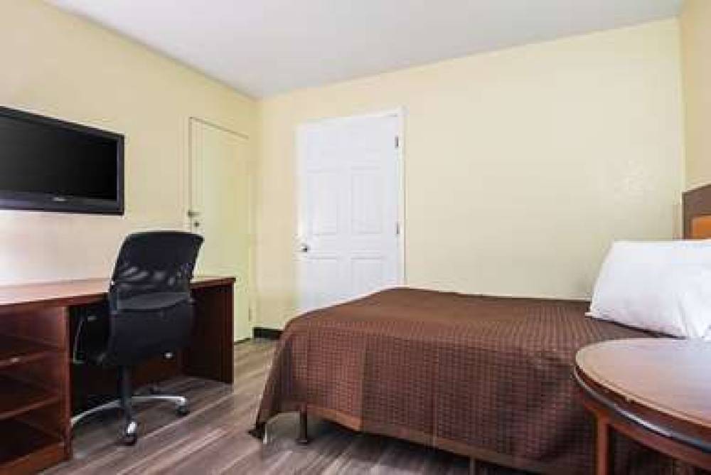 RODEWAY INN KISSIMMEE MAINGATE WEST 7