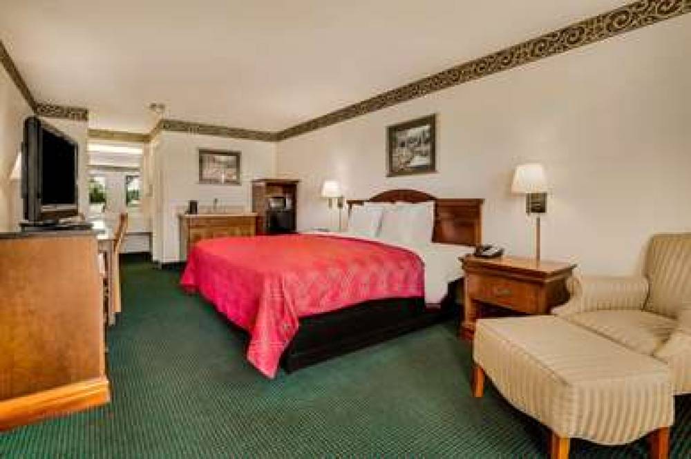 RODEWAY INN SANDERSVILLE 10