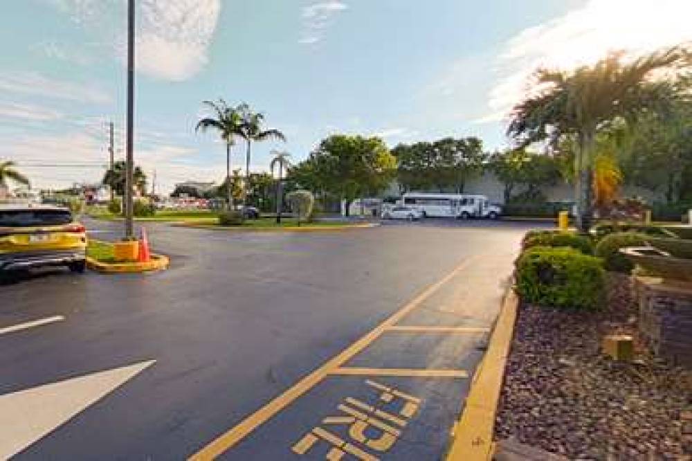 Rodeway Inn & Suites Fort Lauderdale Airport & Cruise Port