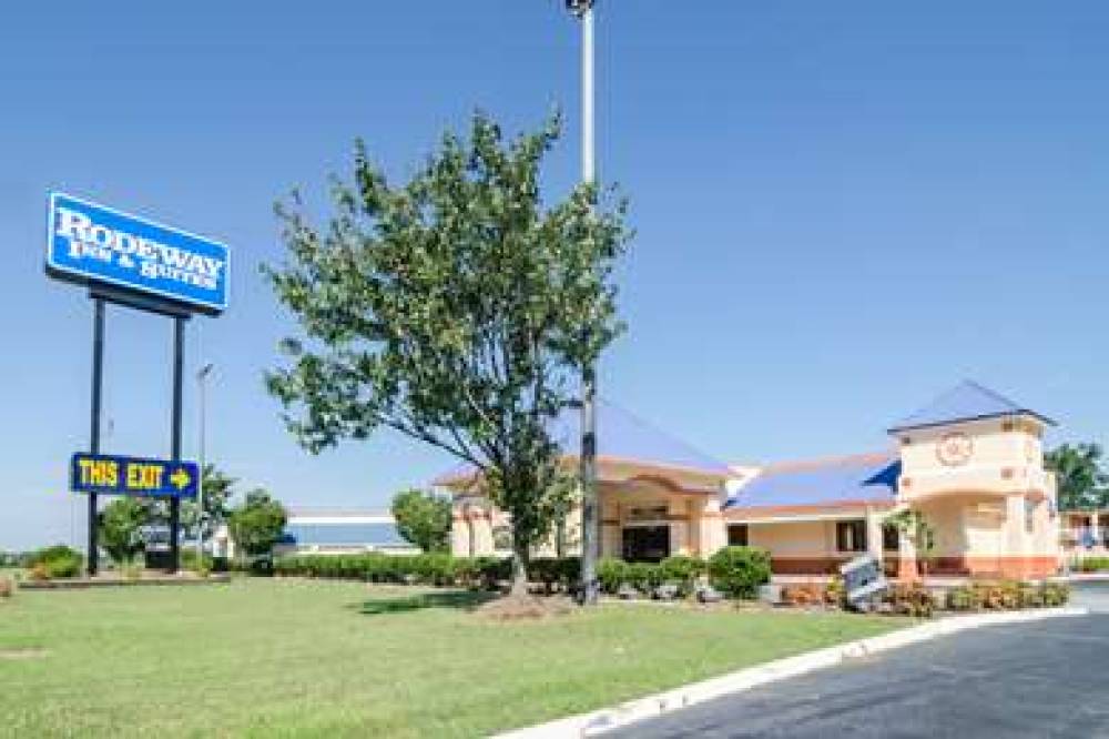 Rodeway Inn & Suites Greensboro Southeast 1