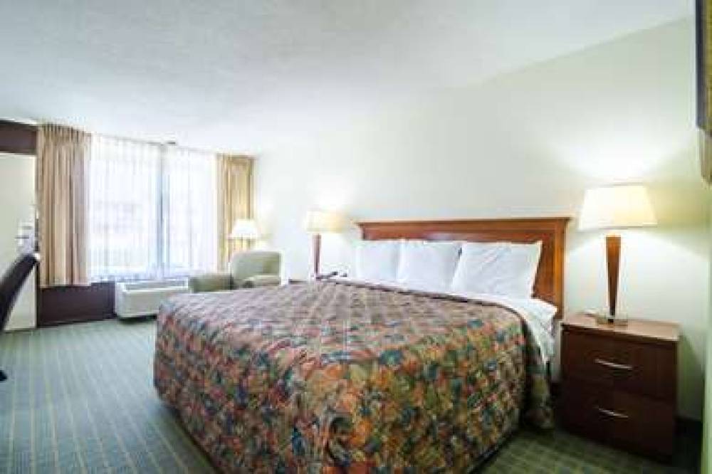 Rodeway Inn & Suites Greensboro Southeast 9