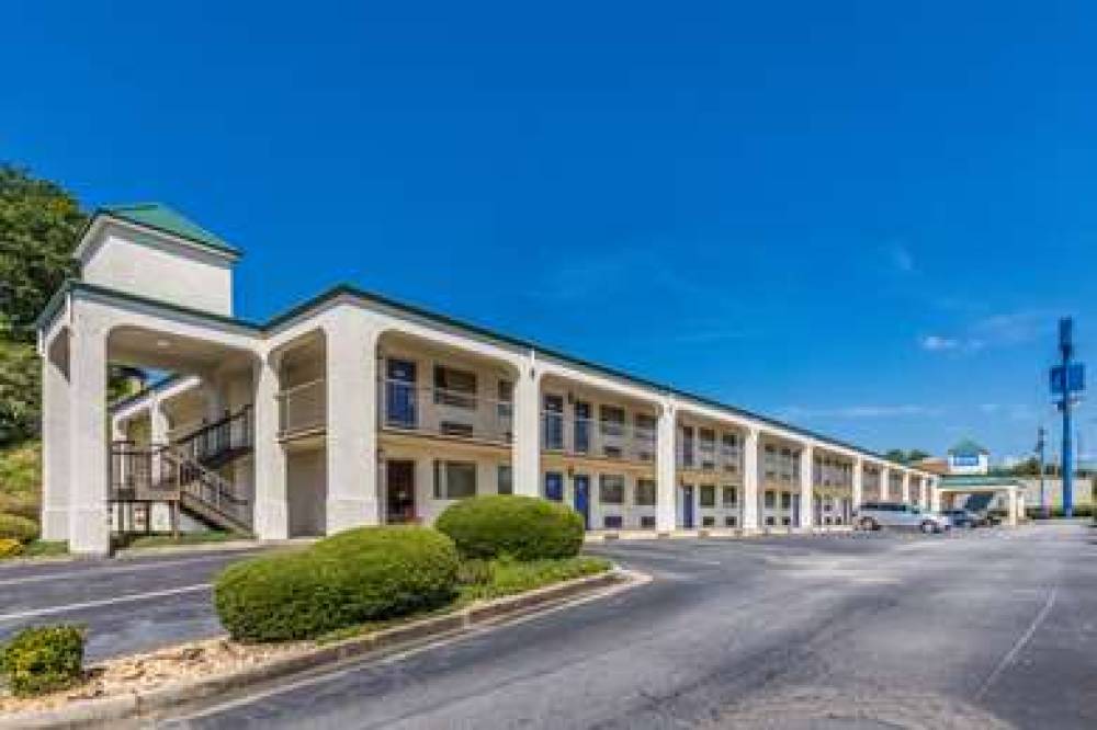 RODEWAY INN & SUITES MACON 2