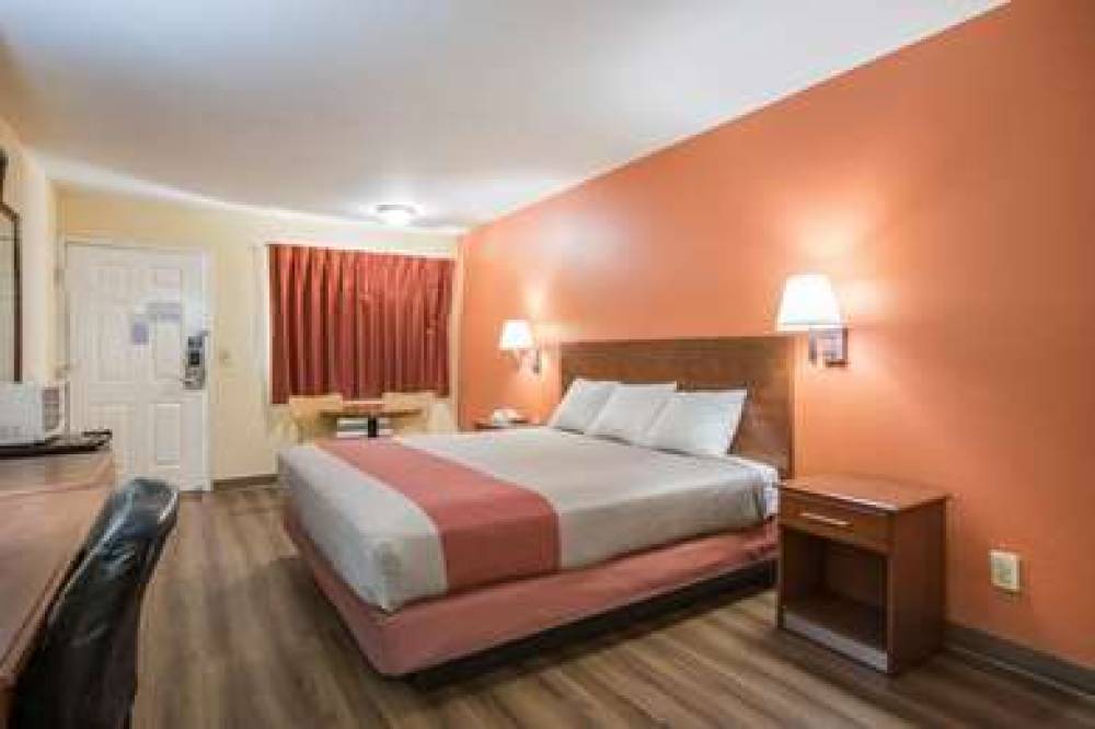 RODEWAY INN & SUITES MACON 8