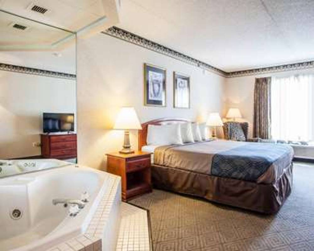 Rodeway Inn & Suites Milwaukee Airport 8