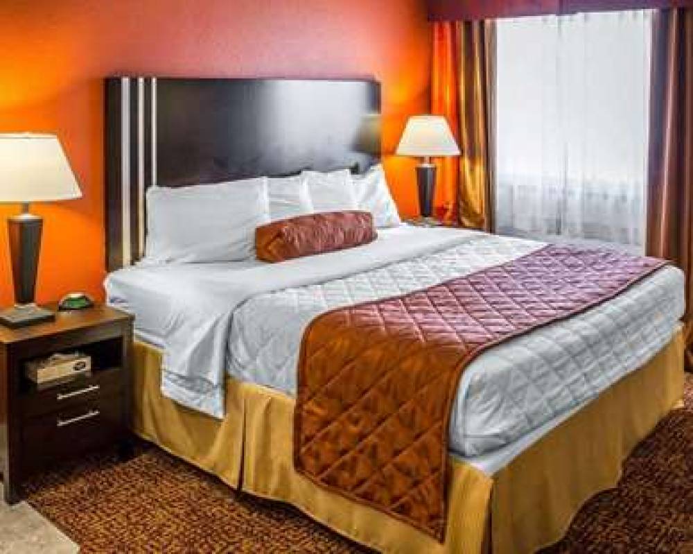 Rodeway Inn & Suites Near Okoboji Lake 8