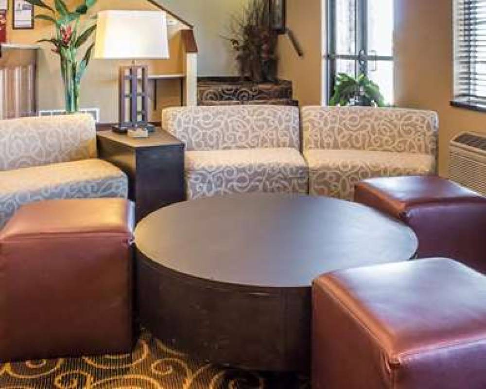 Rodeway Inn & Suites Near Okoboji Lake 5