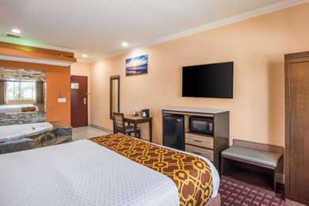 Rodeway Inn & Suites Pasadena 8