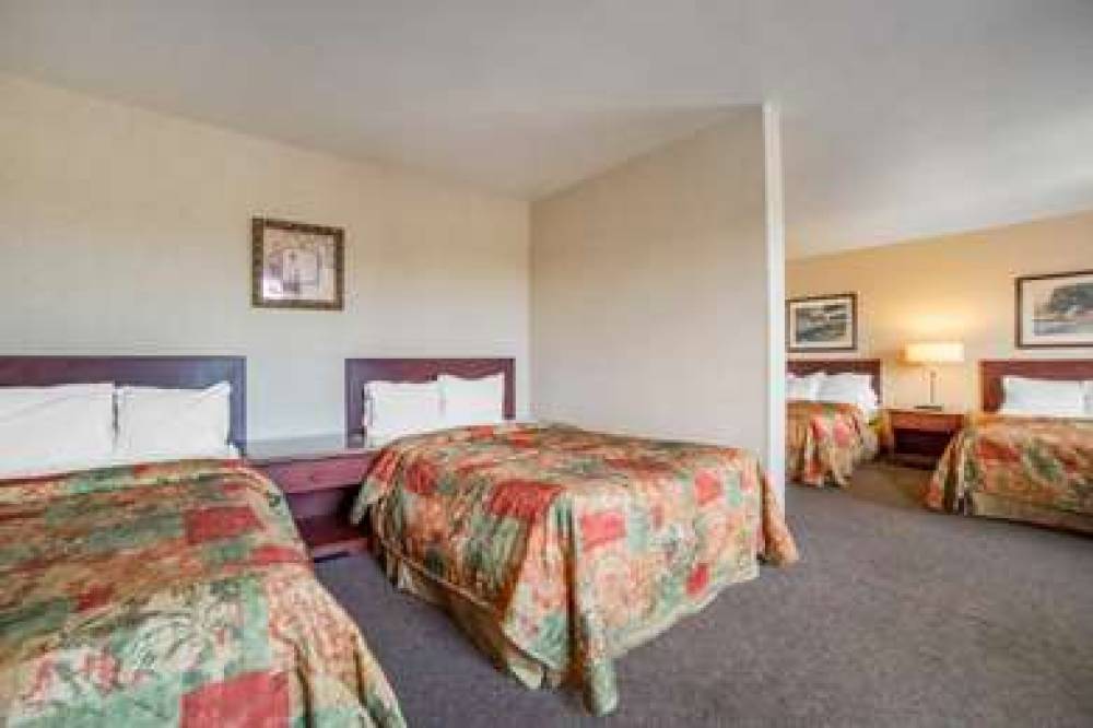 Rodeway Inn & Suites 8